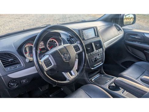 Used 2019 Dodge Grand Caravan GT image 18