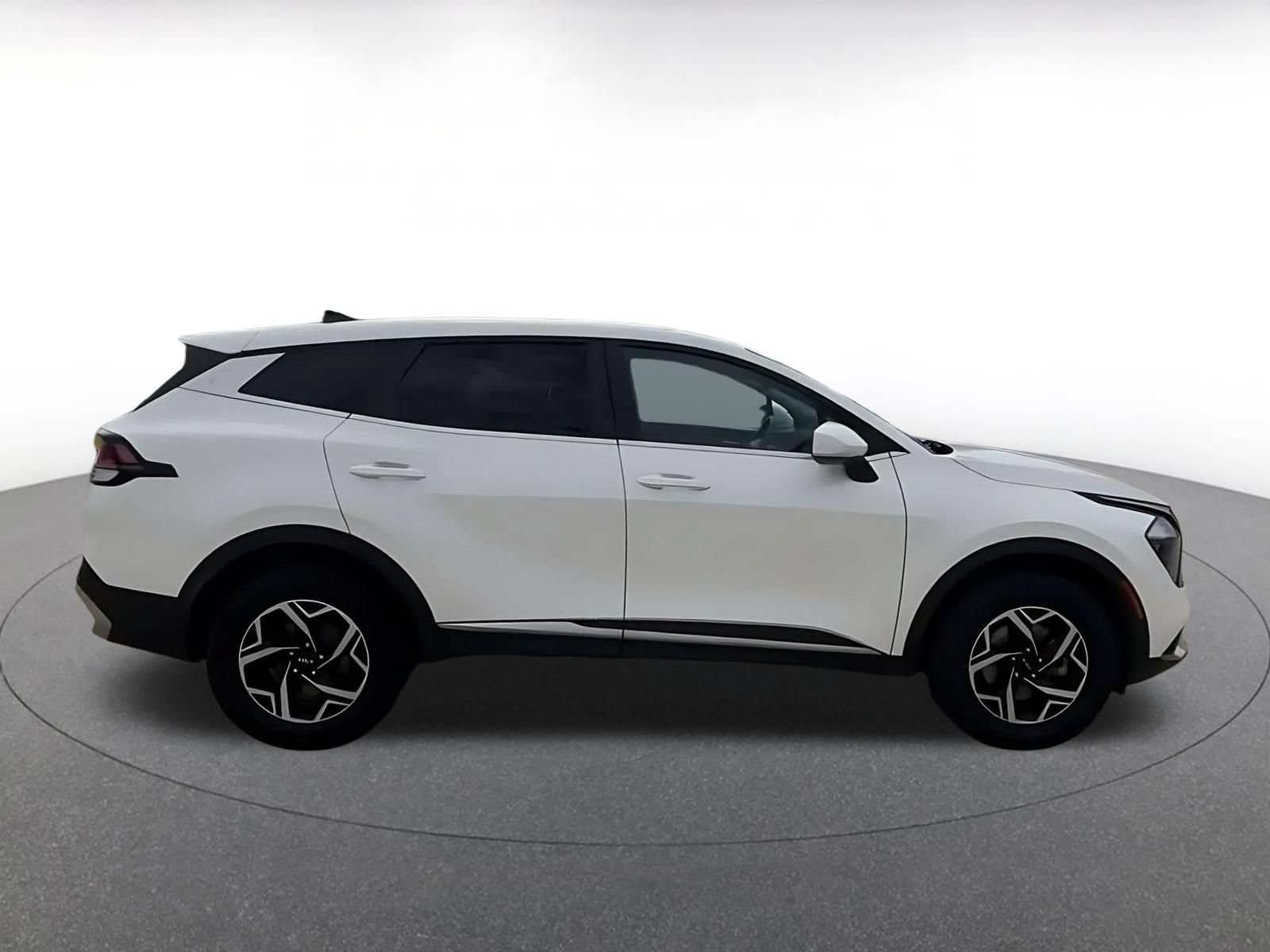 Used 2023 Kia Sportage LX AWD/4WD image 15