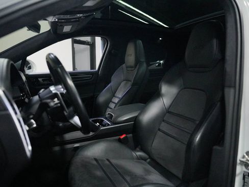 Used 2021 Porsche Cayenne GTS AWD/4WD image 31
