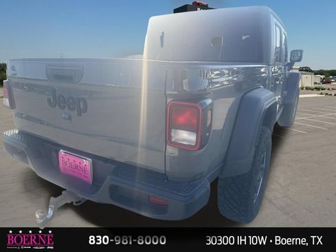 Used 2022 Jeep Gladiator Sport AWD/4WD image 12