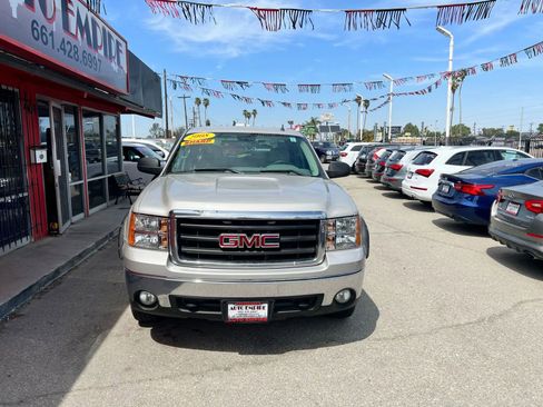 Used 2008 GMC Sierra 1500 SLE w/ SLE1 Preferred Package AWD/4WD image 4