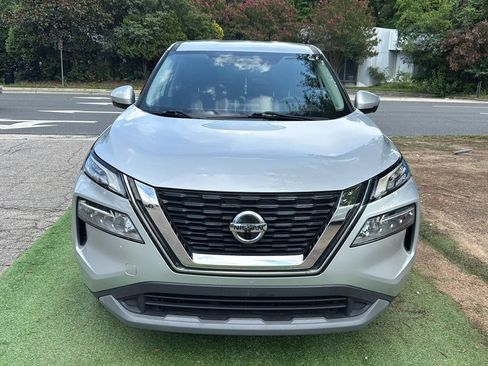Used 2021 Nissan Rogue SV FWD image 2