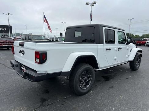 New 2025 Jeep Gladiator Sport AWD/4WD image 9