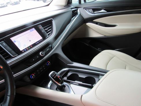 Used 2021 Buick Enclave Essence w/ Sport Touring Edition FWD image 32