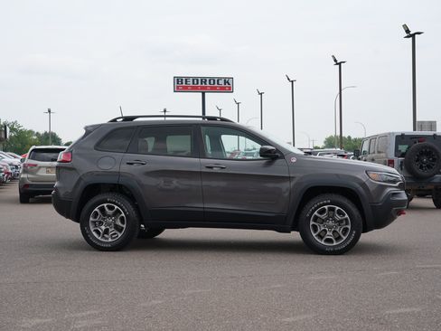 Used 2022 Jeep Cherokee Trailhawk w/ Sun, Sound & Nav Group AWD/4WD image 2