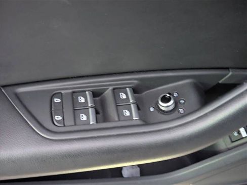 Used 2022 Audi A4 2.0T Premium w/ Convenience Package image 10