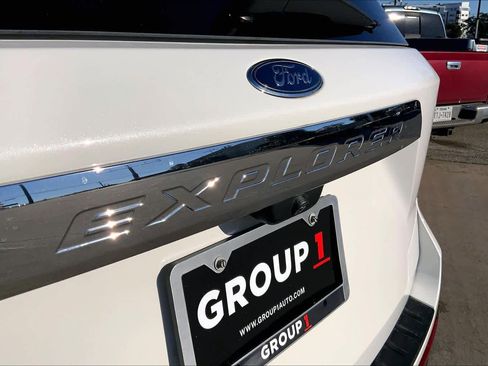 Used 2023 Ford Explorer XLT w/ Equipment Group 202A image 27