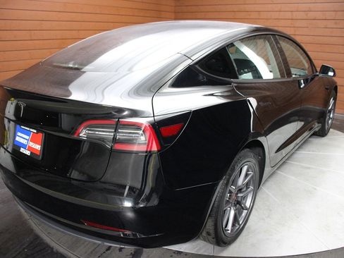Used 2022 Tesla Model 3 image 16