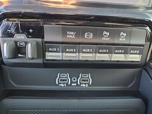New 2026 RAM 2500 Big Horn AWD/4WD image 18