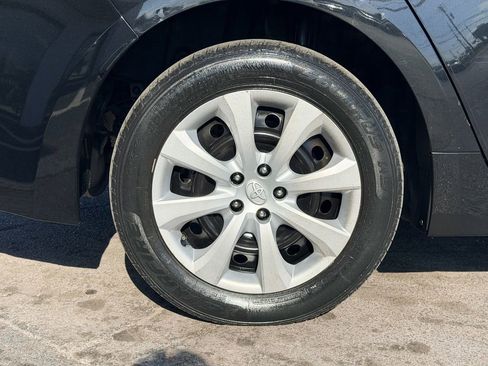 Used 2022 Toyota Corolla LE FWD image 28