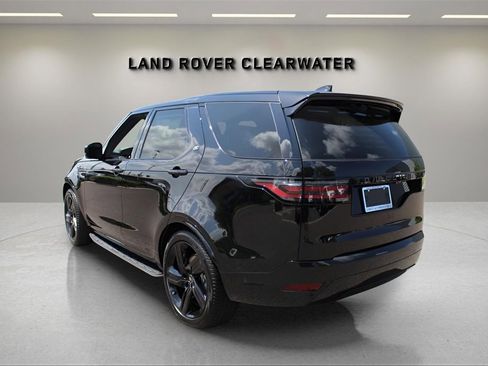 New 2025 Land Rover Discovery Dynamic SE image 3