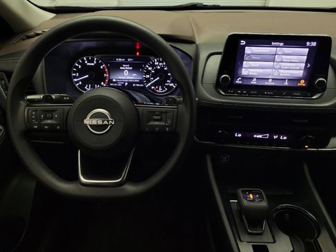 Used 2023 Nissan Rogue SV FWD image 22