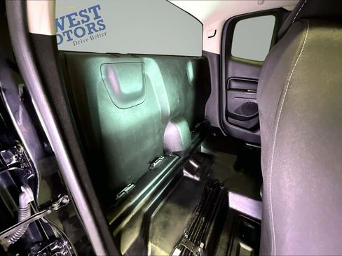 Used 2022 Chevrolet Colorado LT w/ Fleet Safety Package RWD image 26