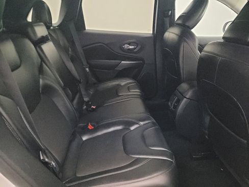 Used 2020 Jeep Cherokee Latitude Plus w/ Cold Weather Group image 19