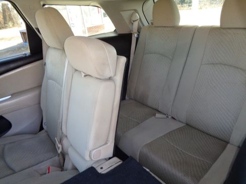 Used 2013 Dodge Journey SXT w/ Flexible Seating Group image 18