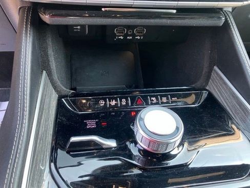 Certified 2022 Jeep Wagoneer Series II AWD/4WD image 19