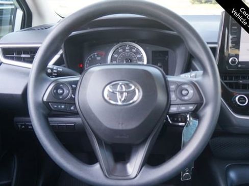 Used 2022 Toyota Corolla LE FWD image 12