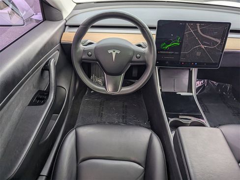 Used 2019 Tesla Model 3 Standard Range Plus image 7
