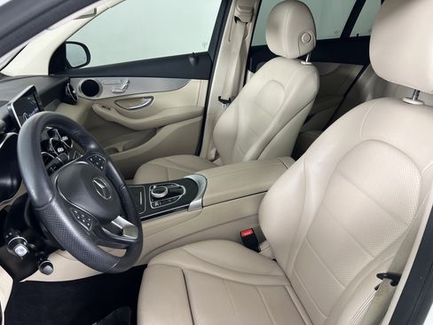 Used 2019 Mercedes-Benz GLC 300 4MATIC image 16