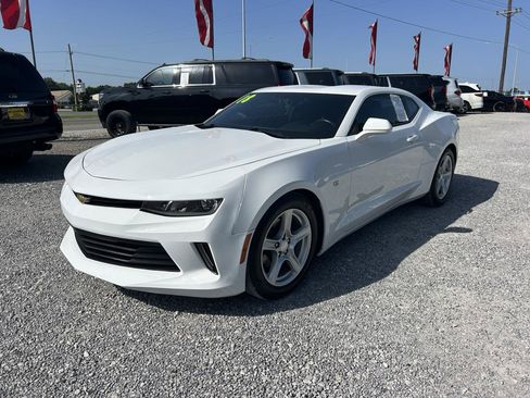Used 2018 Chevrolet Camaro LT RWD image 15