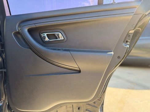 Used 2015 Ford Taurus Police Interceptor AWD image 23