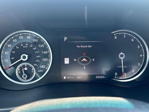 Used 2025 Genesis G70 2.5T AWD/4WD image 39