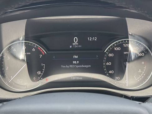 Used 2025 Cadillac XT6 Luxury FWD image 33