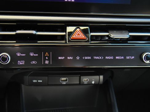 Used 2023 Kia Niro Wind FWD image 24