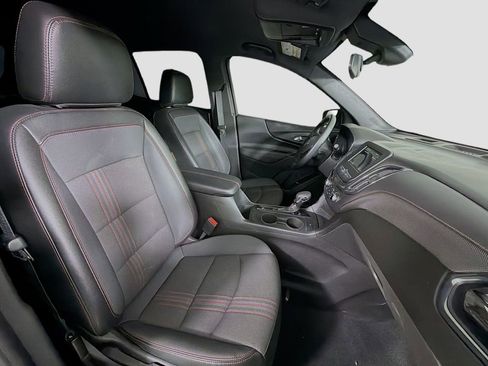 Used 2023 Chevrolet Equinox RS image 32