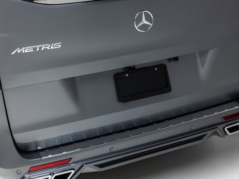 Used 2022 Mercedes-Benz Metris Passenger image 28