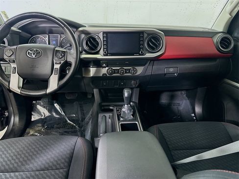 Used 2022 Toyota Tacoma SR5 image 17