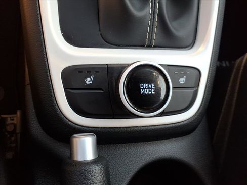 Certified 2023 Hyundai Venue Limited image 16