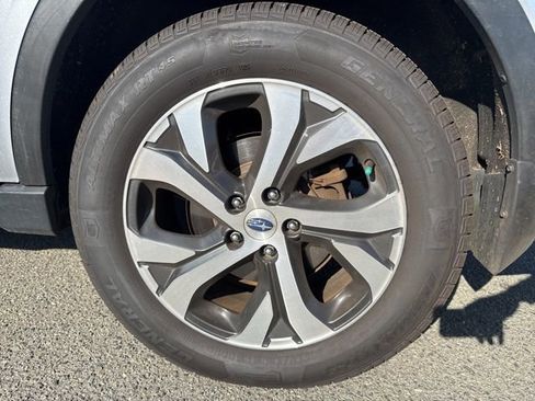 Certified 2022 Subaru Outback Limited image 17