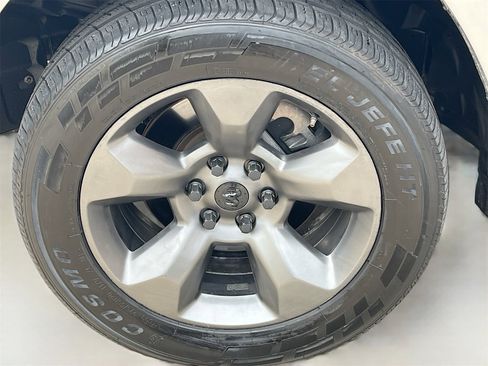 Used 2020 RAM 1500 Laramie image 32