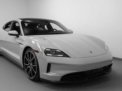 New 2025 Porsche Taycan Performance Battery Plus image 9