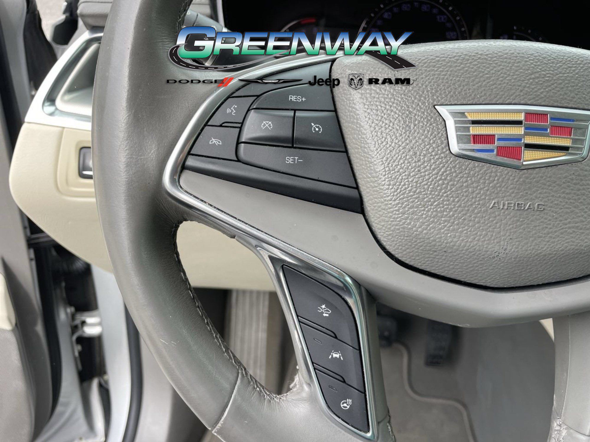 Used 2017 Cadillac XT5 Premium Luxury FWD image 28