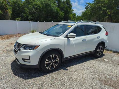 Certified 2017 Nissan Rogue SL w/ SL Premium Package FWD image 3