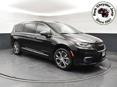 New 2026 Chrysler Pacifica Pinnacle