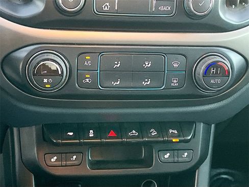 Used 2022 Chevrolet Colorado Z71 image 16