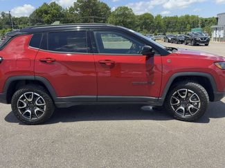 Used 2025 Jeep Compass Trailhawk AWD/4WD video 1