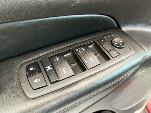 Used 2022 Jeep Grand Cherokee Laredo X image 18