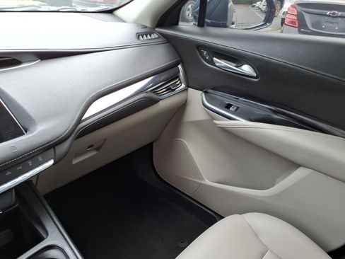 Used 2019 Cadillac XT4 Luxury FWD image 23