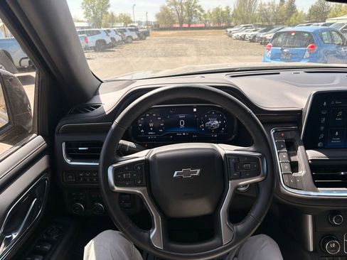 Used 2023 Chevrolet Tahoe Z71 w/ Z71 Off-Road Package AWD/4WD image 12