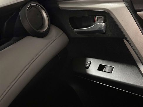 Used 2018 Toyota RAV4 XLE image 26