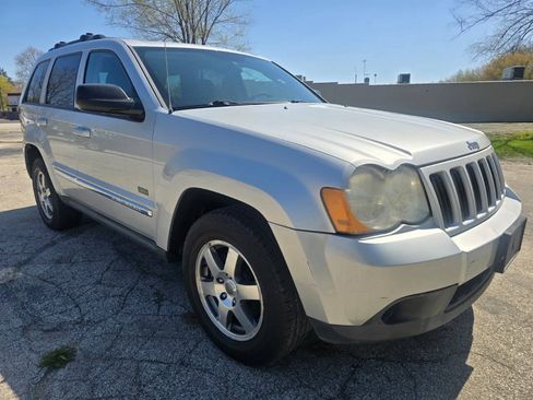 Used 2009 Jeep Grand Cherokee Laredo AWD/4WD image 2