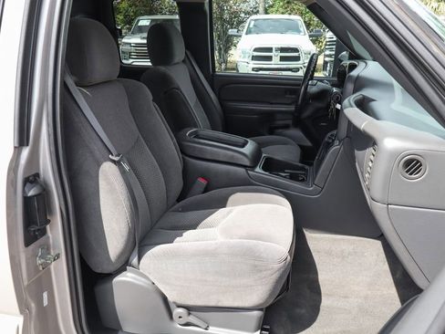 Used 2006 Chevrolet Silverado 2500 LT w/ Heavy-Duty Power Package image 44