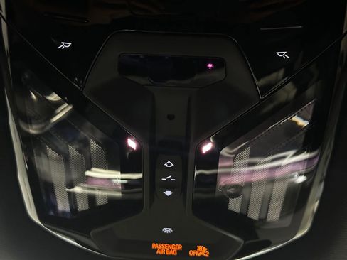 Used 2024 BMW i7 xDrive60 w/ Executive Package image 46