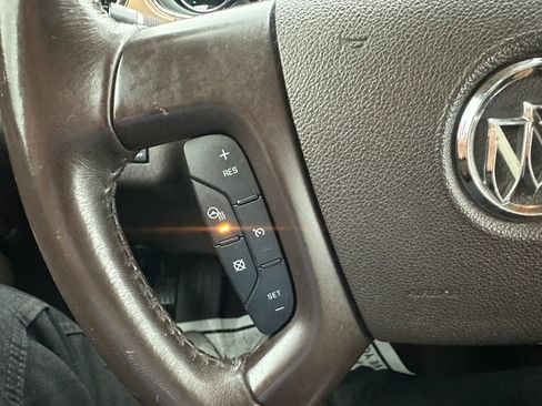 Used 2017 Buick Enclave Leather AWD/4WD image 18