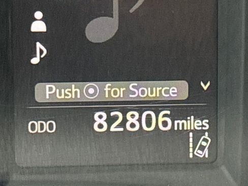 Used 2018 Toyota RAV4 LE image 20