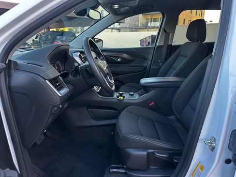 Used 2023 GMC Terrain SLE image 12